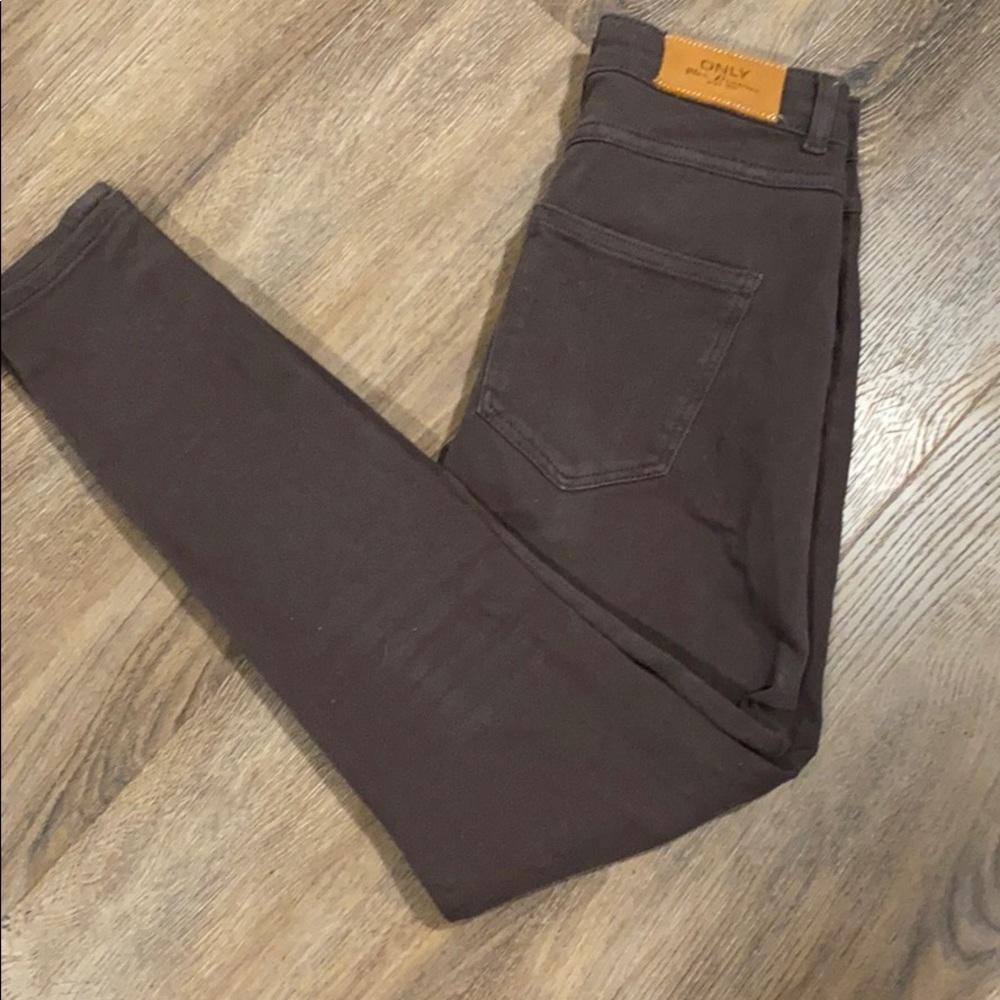 ONLY cropped brown jeans